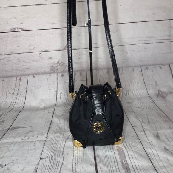 metro city sling bag